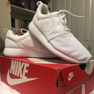 Brand New White Nike Roshe Runners